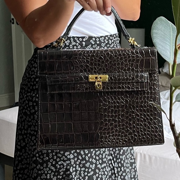Brown Faux Croc Purse w/ Gold Hardware and Long Removable Satchel Strap - Picture 3 of 6